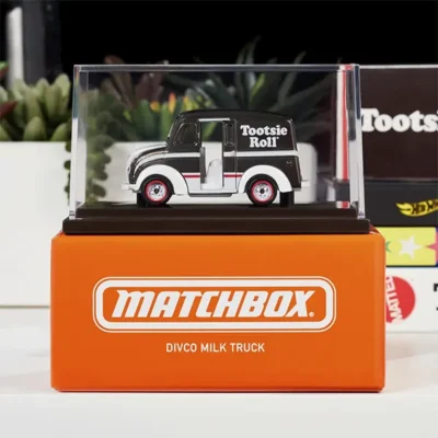 Matchbox Tootsie Roll Divco Milk Truck 5